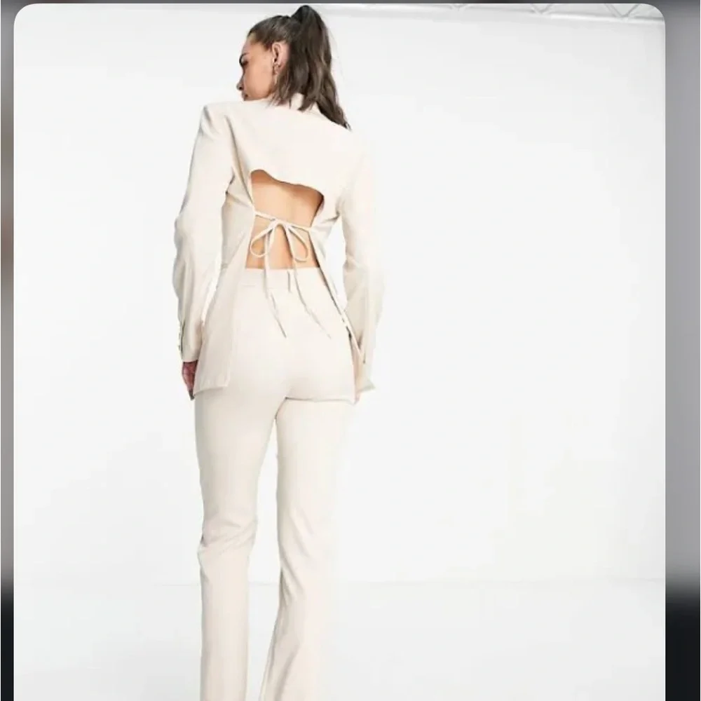 4th and Reckless Tailored Open Back Blazer: Size S - Picture 7 of 11